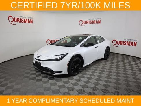 Used 2025 Toyota Prius AWD image 3