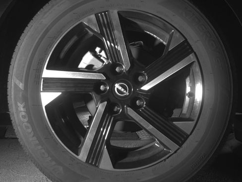 Used 2025 Nissan Sentra SV FWD image 15