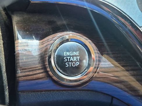Used 2015 Toyota Avalon Limited FWD image 22