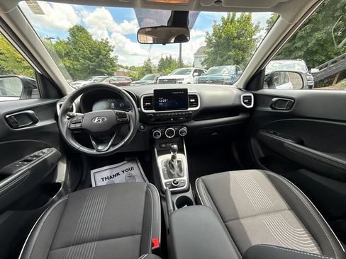 Certified 2024 Hyundai Venue Limited FWD image 25
