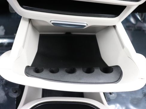 Used 2024 Chrysler Pacifica Touring-L FWD image 46