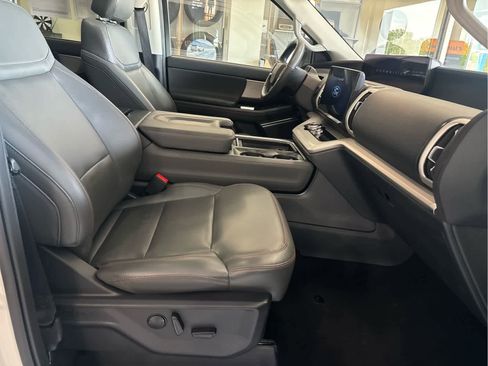 Used 2025 Ford Expedition Active AWD/4WD image 40