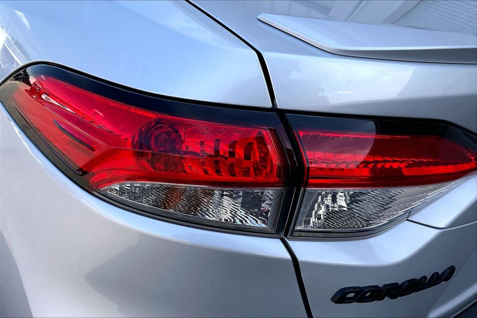Used 2025 Toyota Corolla SE FWD image 29