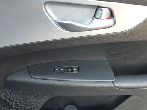 Used 2023 Kia Forte LXS w/ LXS Technology Package image 38