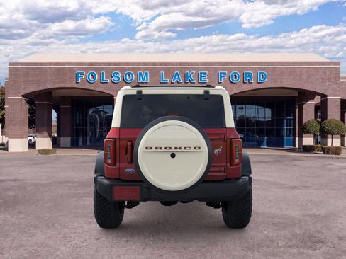 New 2026 Ford Bronco Outer Banks w/ Sasquatch Package AWD/4WD image 5