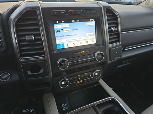 Used 2019 Ford Expedition Platinum image 23