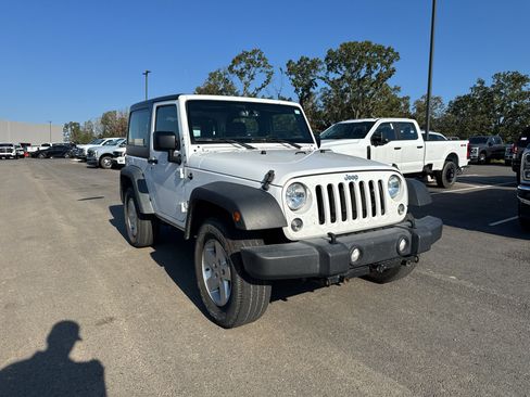 Used 2017 Jeep Wrangler Sport w/ Quick Order Package 24S AWD/4WD image 3