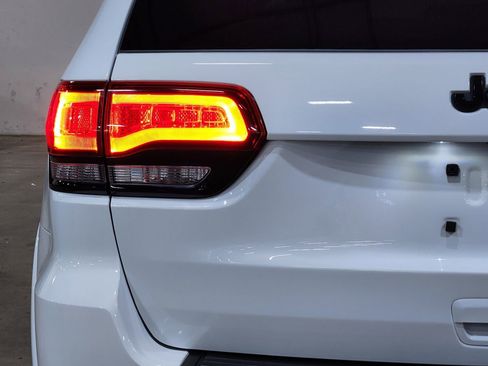 Used 2019 Jeep Grand Cherokee Altitude image 20