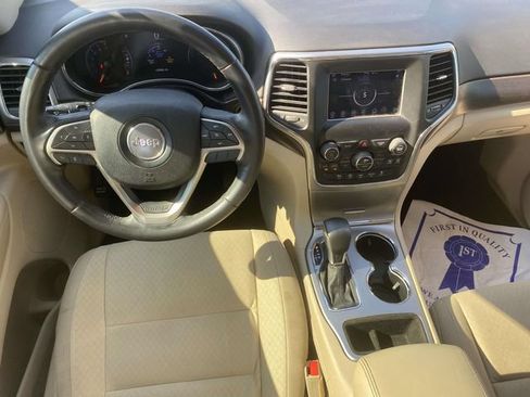 Used 2018 Jeep Grand Cherokee Laredo RWD image 10