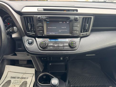 Used 2018 Toyota RAV4 XLE image 11