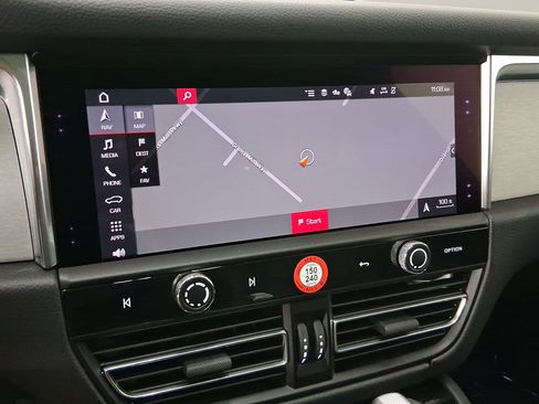 Used 2026 Porsche Macan image 27