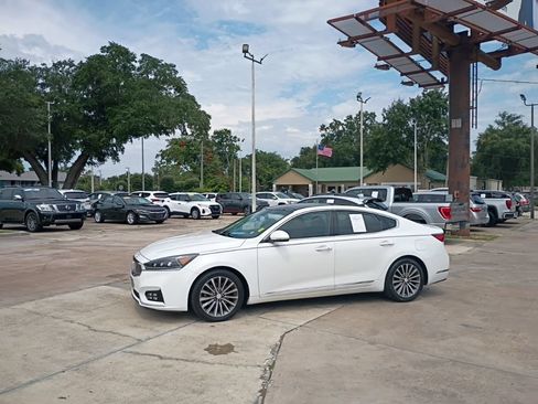 Used 2017 Kia Cadenza Technology FWD image 18