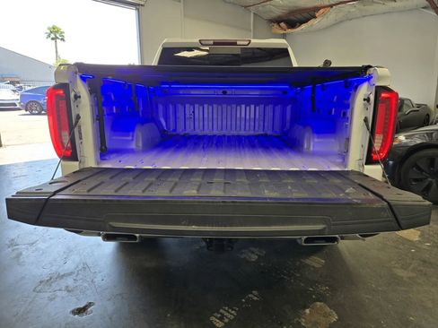 Used 2022 GMC Sierra 1500 SLT w/ SLT Premium Package AWD/4WD image 10