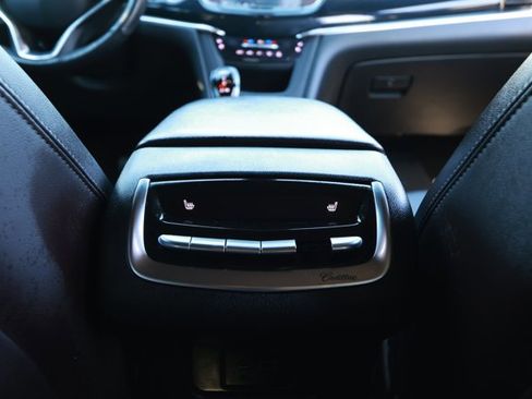 Used 2021 Cadillac XT6 Premium Luxury image 32