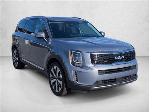 Used 2022 Kia Telluride S image 3