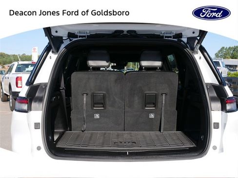 Used 2024 Jeep Grand Cherokee L Altitude image 14