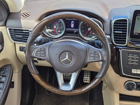 Used 2019 Mercedes-Benz GLE 400 4MATIC image 18