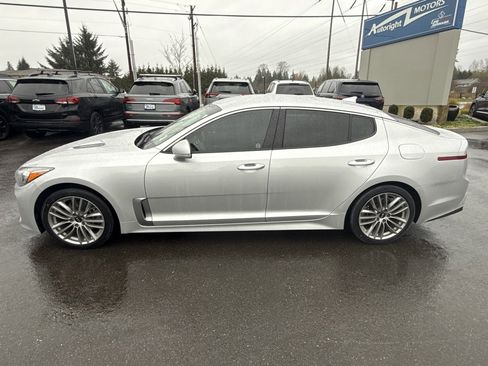 Used 2018 Kia Stinger image 2