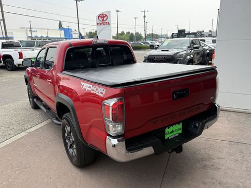 Used 2020 Toyota Tacoma TRD Off-Road AWD/4WD image 4