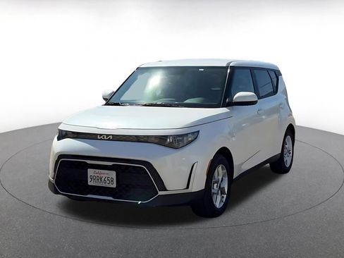 Used 2025 Kia Soul LX w/ LX Technology Package image 7