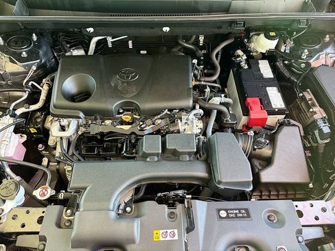 Used 2023 Toyota RAV4 LE AWD/4WD image 28
