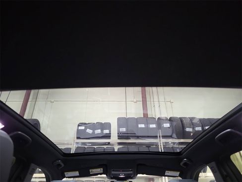 New 2025 Land Rover Discovery Sport Dynamic SE image 27