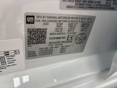 Used 2024 GMC Sierra 1500 AT4X image 29