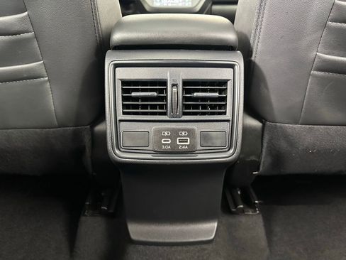 Used 2025 Subaru Forester Premium AWD/4WD image 32