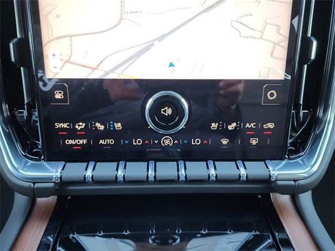 New 2026 GMC Yukon XL Denali w/ Denali Reserve Package image 25