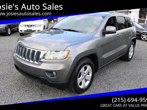 Used 2011 Jeep Grand Cherokee Laredo AWD/4WD image 1