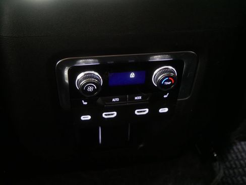 Used 2023 GMC Yukon Denali Ultimate AWD/4WD image 24