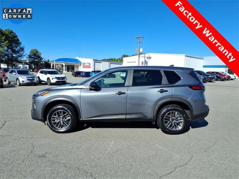 Used 2024 Nissan Rogue S image 2