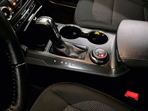 Used 2017 Ford Explorer XLT image 17