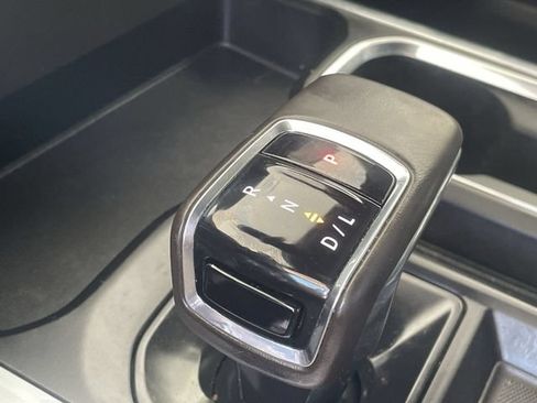 Used 2023 Chevrolet Silverado 1500 LT Trail Boss w/ Convenience Package II AWD/4WD image 16