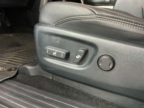 Used 2022 Toyota 4Runner SR5 Premium w/ Moonroof Package RWD image 20