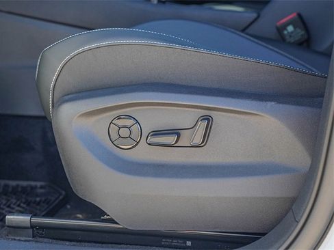 New 2026 Volkswagen Tiguan SE R-Line image 17