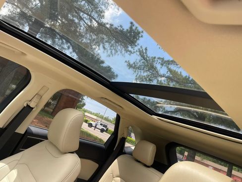 Used 2021 Ford Edge SEL w/ Convenience Package FWD image 19