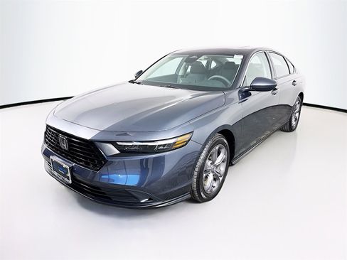 Used 2024 Honda Accord EX image 3
