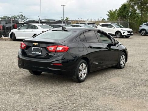 Used 2018 Chevrolet Cruze LS FWD image 5