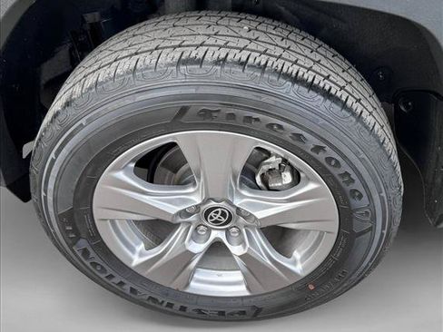 Used 2025 Toyota RAV4 XLE AWD/4WD image 9