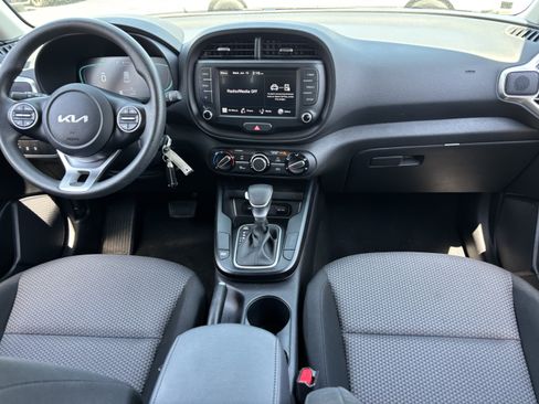 Certified 2025 Kia Soul LX w/ LX Technology Package FWD image 13
