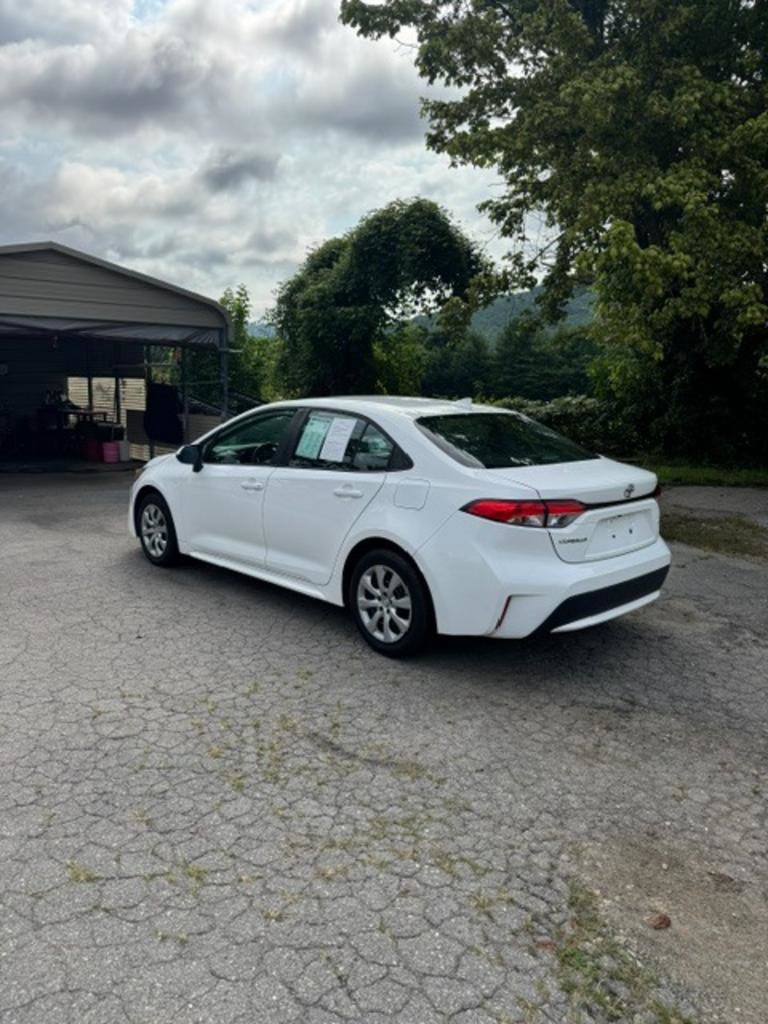 Used 2022 Toyota Corolla LE FWD image 6