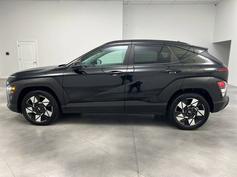 Used 2025 Hyundai Kona SEL FWD image 4