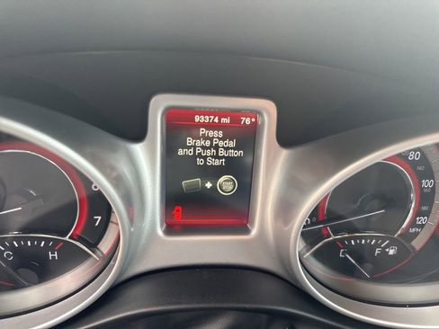 Used 2020 Dodge Journey SE w/ SE Popular Equipment Group FWD image 9