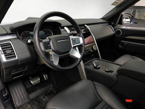 Used 2023 Land Rover Discovery S R-Dynamic AWD/4WD image 3