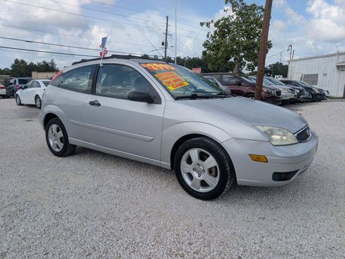 Used 2007 Ford Focus SES FWD image 1