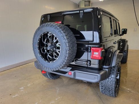 Used 2021 Jeep Wrangler Unlimited Sahara AWD/4WD image 9