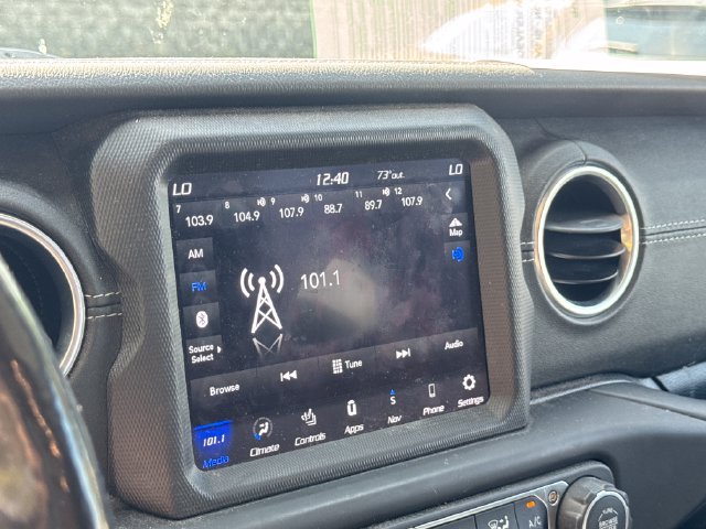Used 2020 Jeep Gladiator Overland AWD/4WD image 19