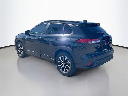Used 2023 Toyota Corolla Cross S image 5