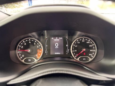 Used 2018 Jeep Renegade Altitude AWD/4WD image 15